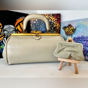 Vintage Saber Off White Leather Handbag & Change Pouch